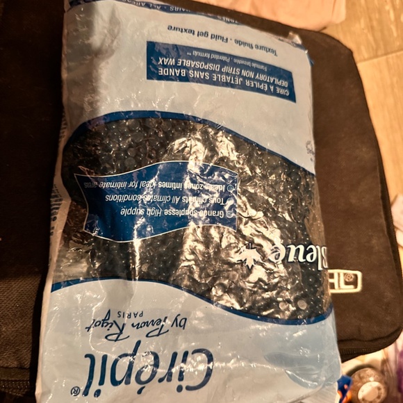 Waxing material - Picture 3 of 3